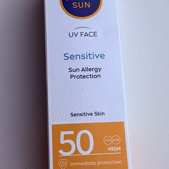 Nivea UV Face Sensitive Sun Allergy Protection