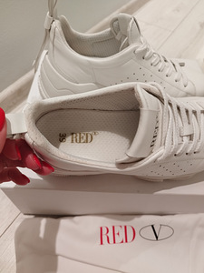 Valentino Garavani Red Valentino (6 фото из 7)