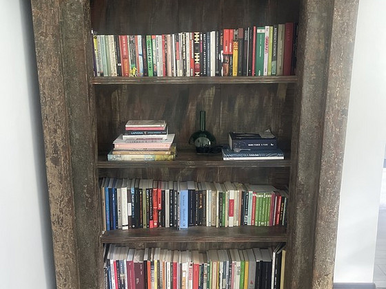 Индийский книжный шкаф из массива дерева