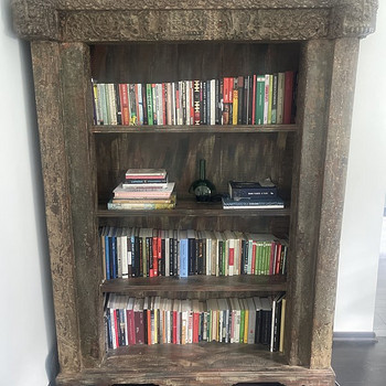 Индийский книжный шкаф из массива дерева