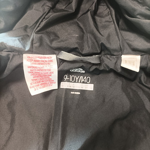 Куртка Adidas. (2 фото из 3)