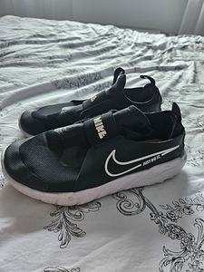 Nike кроссовки 36.5 (2 фото из 4)