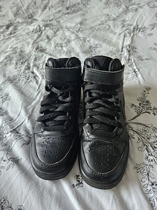 Кроссовки Nike р.36 (1 фото из 4)
