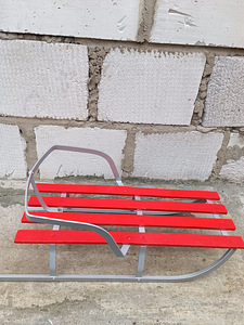 Детские санки (3 фото из 3)