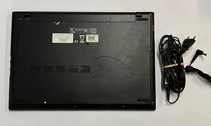 Ноутбук Toshiba Satellite C55-C5270 + зарядка (2 фото из 5)
