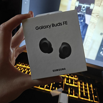 Беспроводные наушники Samsung Galaxy Buds Fe
