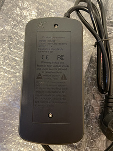 TOITEPLOKK / ALALDI 20A (12V) (4 foto / 4)