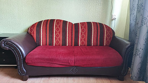 Продам диван (1 фото из 5)