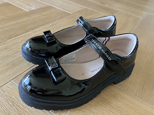 Tommy Hilfiger lakknahast kingad, s 34 (2 foto / 3)