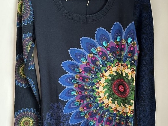 Дизайнерский свитер Desigual