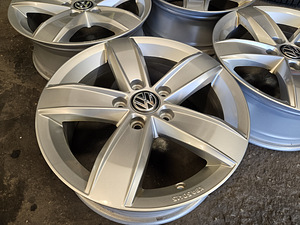Volkswagen Оригинальные Диски R 16 ( Škoda , Seat ) (2 фото из 6)