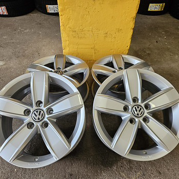 Volkswagen Original Veljed R 16 ( Nagu uued )