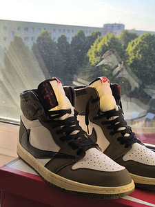 Nike (3 foto / 6)