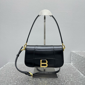 Kott Balenciaga replica (1 foto / 6)