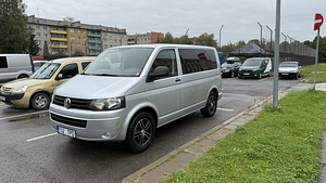 Volkswagen Transporter 8+1 2.0 75kW (10 foto / 15)