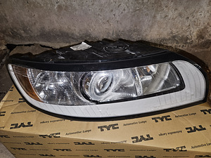 Volvo V50, S40 Esituled (1 foto / 2)