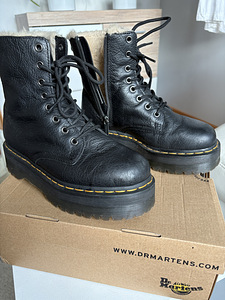 Зимние ботинки Dr.Martens на платформе, размер 38 (1 фото из 4)
