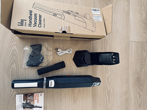 Handheld vacuum cleaner (3 foto / 3)