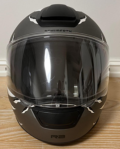 Продается мотоциклетный шлем Schuberth R2 (L, размер 59) + запасной (3 фото из 5)