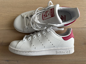 Vabaaja jalanõud Adidas (1 foto / 2)