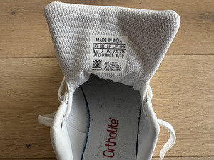 Vabaaja jalanõud Adidas (2 foto / 2)