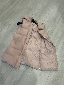 Vest kapuutsiga , S ( oversized) (3 foto / 4)