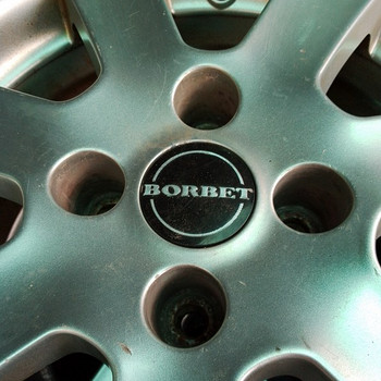 Peugeot 15-tolliste velgede komplekt koos aastaringsete rehv