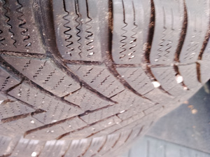 Peugeot Комплект 15 дисков с все сезонной резиной (3 фото из 3)