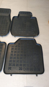 Резиновые коврики (2 фото из 4)