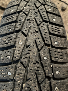 Шипованные шины R14/65/155 Nokian Hakkapeliitta (1 фото из 4)