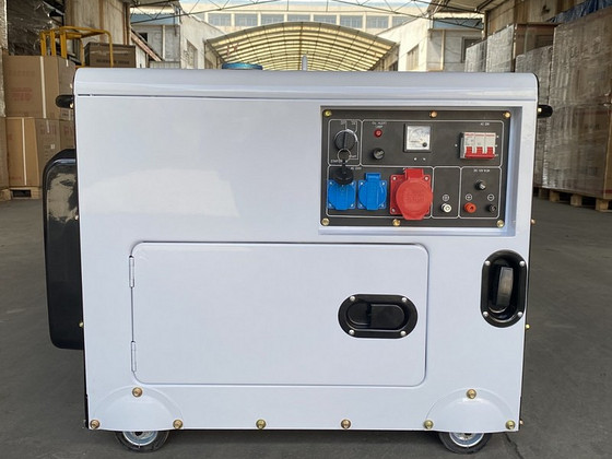 Vaikne diiselgeneraator, kolmefaasiline 5 kW