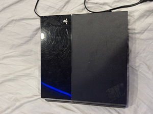 Playstation 4 (2 фото из 3)