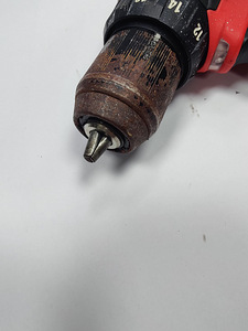 Akutrell Milwaukee M12 BDD ilma akuta (5 foto / 5)