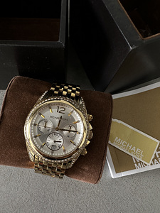 Michael Kors часы (1 фото из 5)