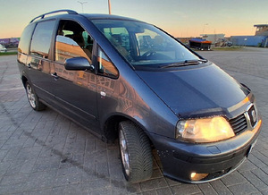 SEAT Alhambra (1 фото из 10)