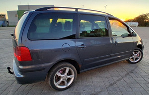 SEAT Alhambra (3 фото из 10)