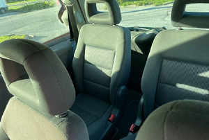 SEAT Alhambra (9 фото из 10)