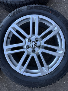 20" диски Volkswagen Touareg 5x112 + новые м+s 255/50/20 (4 фото из 9)