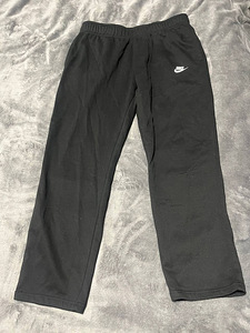 Спортивные штаны Nike (1 фото из 2)