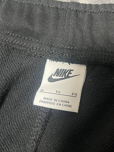 Спортивные штаны Nike (2 фото из 2)