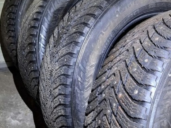 Nokian Hakkapeliitta 8 225/55R17 Шипованные зимние шины