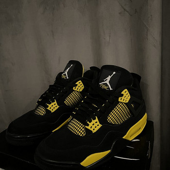 Jordan 4 Retro Thunder