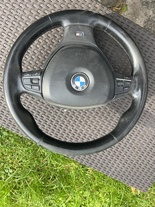 Руль BMW (1 фото из 2)