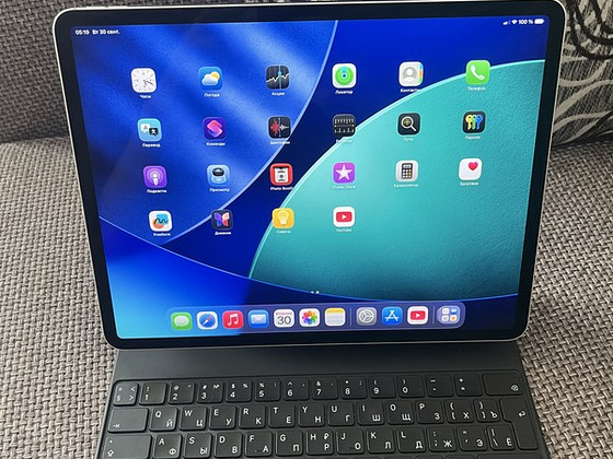 iPad Pro 4th gen 12.9 128 GB