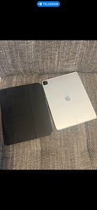 iPad Pro 4-го поколения 12.9 128 ГБ (2 фото из 2)