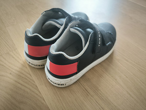 Обувь Tommy Hilfiger размер 32 (2 фото из 3)