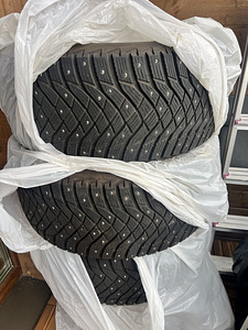 Шипованные шины Goodyear 275/40/R20 (1 фото из 2)