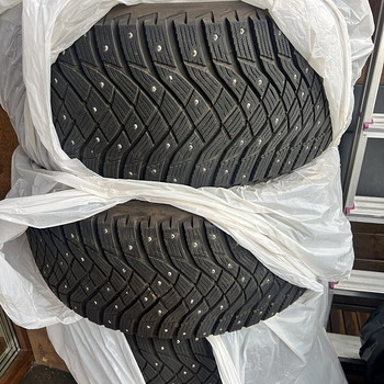 Goodyear 275/40/R20 naastrehvid