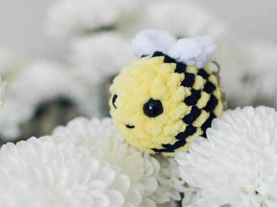 Mesilane võtmehoidja Bee crochet keychain