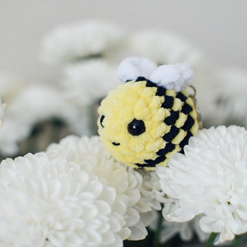 Mesilane võtmehoidja Bee crochet keychain